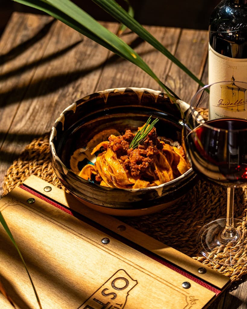 Pasta e menu in legno — Osteria Tirrenia